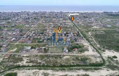 Imagem: O terreno possui 300m² de Área e está localizado em Balneário