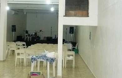 Imagem: O depósito possui 2 Vagas na garagem, 800m² de Área e está