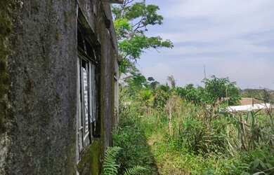 Imagem: A casa possui 1 Dormitório, 1 Banheiro, 5 Vagas na garagem