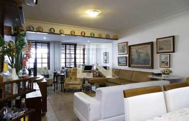 Imagem: A casa em condomínio à venda possui 3 Dormitórios, 2 Banheiros