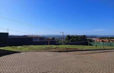 Imagem: O terreno possui 359m² de Área, Imóvel novo e está localizado