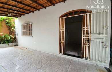 Imagem: A casa possui 3 Dormitórios, 3 Banheiros, 2 Vagas na garagem