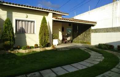 Imagem: A casa em condomínio possui 3 Dormitórios, 2 Banheiros, 3