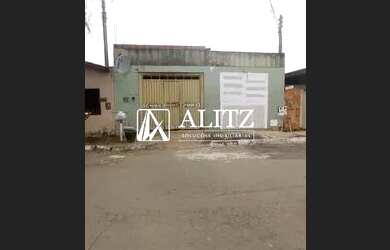 Imagem: A casa possui 3 Dormitórios, 2 Banheiros, 1 Vaga na garagem