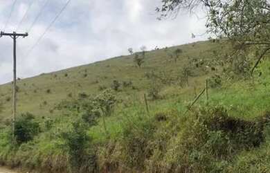 Imagem: O terreno possui 600m² de Área e está localizado em Centro