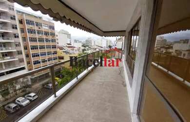 Imagem: O apartamento possui 3 Dormitórios, 3 Banheiros, 2 Vagas na