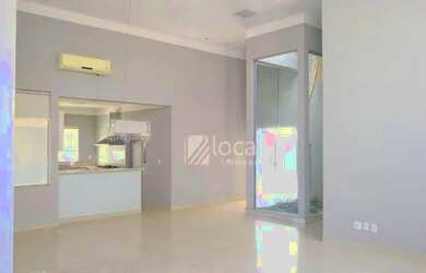 Imagem: A casa em condomínio possui 3 Dormitórios, 4 Banheiros, 4