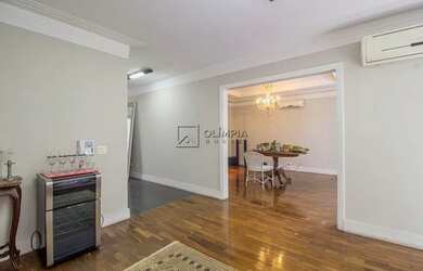 Imagem: A casa possui 5 Dormitórios, 5 Banheiros, 2 Vagas na garagem