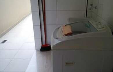 Imagem: A casa possui 3 Dormitórios, 2 Banheiros, 1 Vaga na garagem