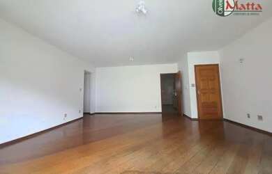 Imagem: O apartamento possui 4 Dormitórios, 1 Banheiro, 1 Vaga na garagem