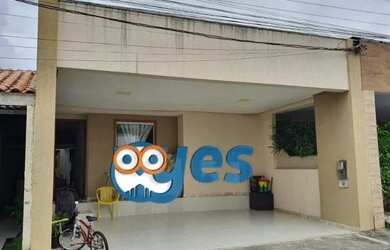 Imagem: A casa em condomínio possui 5 Dormitórios, 3 Banheiros, 2