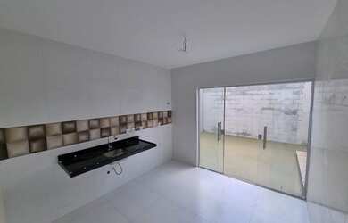 Imagem: A casa em condomínio possui 3 Dormitórios, 3 Banheiros, 2