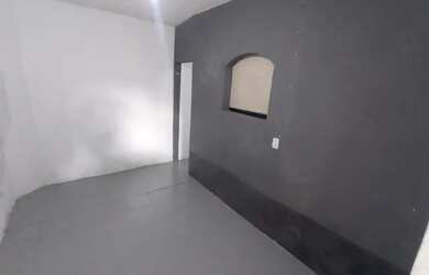 Imagem: A casa possui 1 Dormitório, 1 Banheiro e está localizado