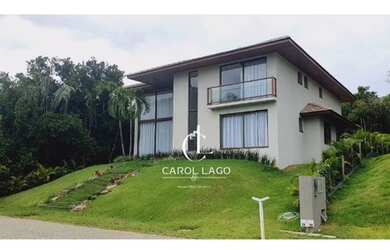 Imagem: A casa em condomínio possui 5 Dormitórios, 5 Banheiros, 2