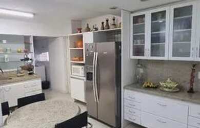 Imagem 4: Ap. 4/4. Varanda, 190m² de Área, 2 Vagas na garageme5 Dormitórios