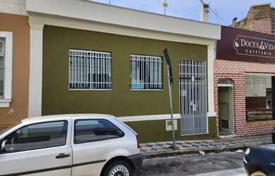 Imagem: A casa possui 3 Dormitórios, 2 Banheiros, 151m² de Área e