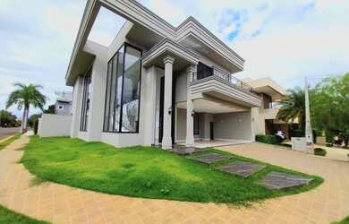 Imagem: A casa em condomínio possui 4 Dormitórios, 5 Banheiros, 5