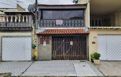 Imagem: A casa em condomínio possui 3 Dormitórios, 2 Banheiros, 1