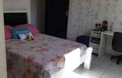 Imagem: A casa possui 2 Dormitórios, 1 Banheiro, 1 Vaga na garagem