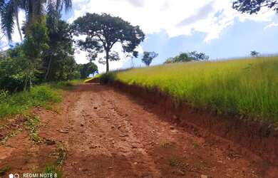 Imagem: O terreno possui 600m² de Área e está localizado em Centro