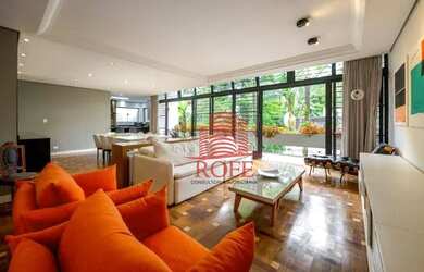 Imagem: A casa possui 5 Dormitórios, 5 Banheiros, 5 Vagas na garagem