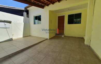 Imagem: A casa possui 3 Dormitórios, 2 Banheiros, 1 Vaga na garagem