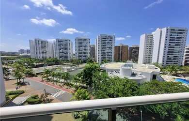 Imagem: O apartamento possui 3 Dormitórios, 4 Banheiros, 3 Vagas na