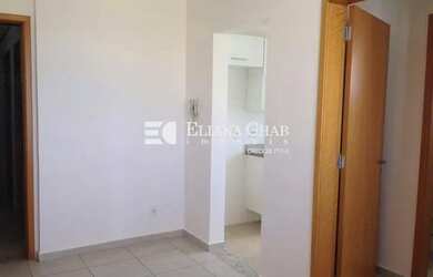 Imagem: O apartamento possui 1 Dormitório, 1 Banheiro, 1 Vaga na garagem