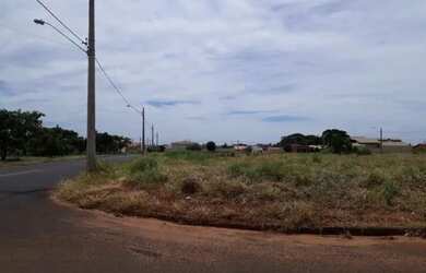 Imagem: O terreno possui 250m² de Área e está localizado em Ouroeste