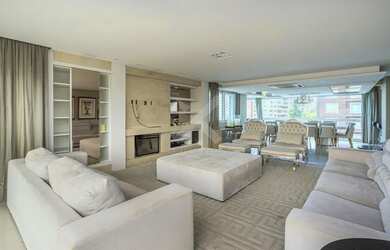 Imagem: O apartamento possui 3 Dormitórios, 5 Banheiros, 3 Vagas na