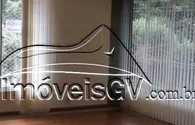 Imagem: O apartamento possui 3 Dormitórios, 1 Banheiro, 2 Vagas na