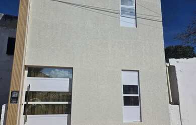 Imagem: O apartamento possui 1 Dormitório, 2 Banheiros, 1 Vaga na garagem