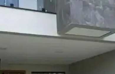 Imagem: A casa possui 4 Dormitórios, 3 Banheiros, 3 Vagas na garagem