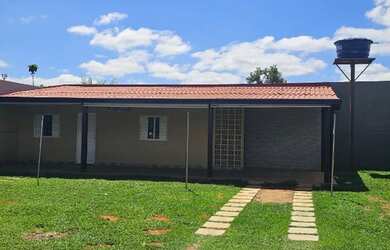 Imagem: A casa em condomínio possui 2 Dormitórios, 2 Banheiros, 1