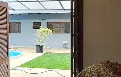 Imagem 13: Casa com 04 dormitórios, 06 vagas de garagem, edícula, no Bairro Jd....