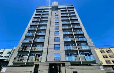 Imagem: O apartamento possui 1 Dormitório, 1 Banheiro, 1 Vaga na garagem