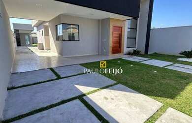 Imagem: A casa possui 3 Dormitórios, 2 Banheiros, 4 Vagas na garagem