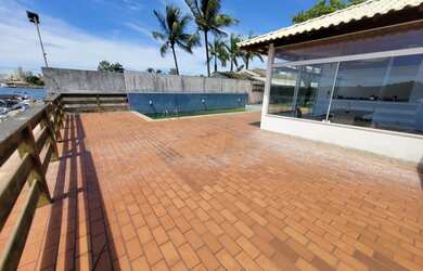 Imagem: A casa possui 5 Dormitórios, 5 Banheiros, 3 Vagas na garagem