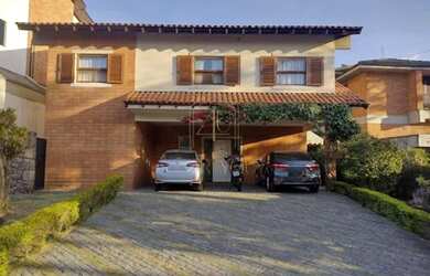 Imagem: A casa em condomínio possui 4 Dormitórios, 5 Banheiros, 5