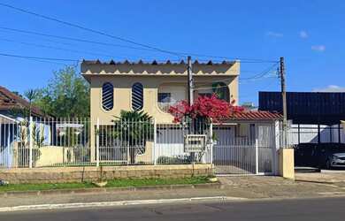 Imagem: A casa à venda possui 3 Dormitórios, 3 Banheiros e 292m²