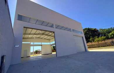 Imagem: O depósito possui 4 Vagas na garagem, 200m² de Área, Imóvel