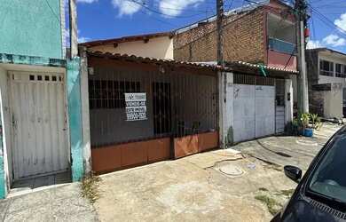 Imagem: A casa possui 2 Dormitórios, 1 Banheiro, 104m² de Área e