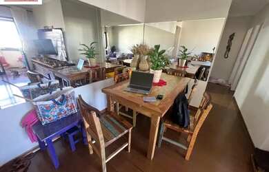 Imagem: O apartamento possui 3 Dormitórios, 1 Banheiro, 1 Vaga na garagem