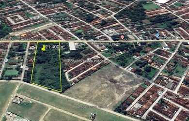 Imagem: O terreno possui 21.400m² de Área, Imóvel novo e está localizado