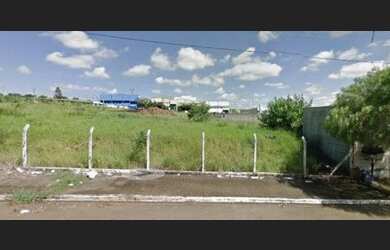 Imagem: O terreno e está localizado em Salto Grande, Americana à venda