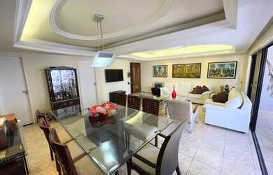 Imagem: O apartamento possui 4 Dormitórios, 5 Banheiros, 2 Vagas na