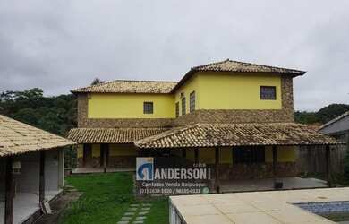 Imagem: A casa possui 4 Dormitórios, 5 Banheiros, 3 Vagas na garagem