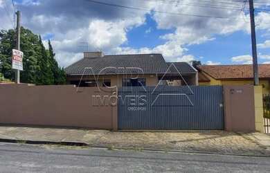 Imagem: A casa possui 2 Dormitórios, 3 Banheiros, 2 Vagas na garagem