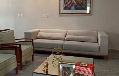 Imagem: A casa possui 5 Dormitórios, 5 Banheiros, 2 Vagas na garagem