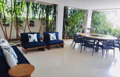 Imagem: A casa em condomínio possui 5 Dormitórios, 5 Banheiros, 4